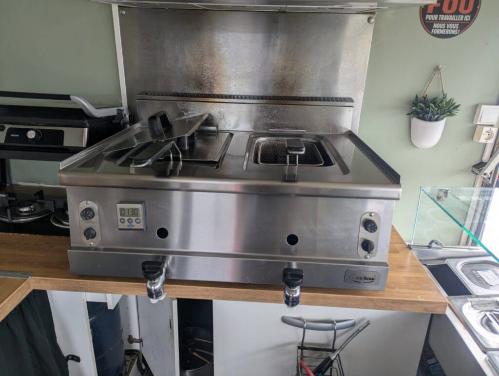 Vente de friteuse-bain-marie professionnelle à Deauville